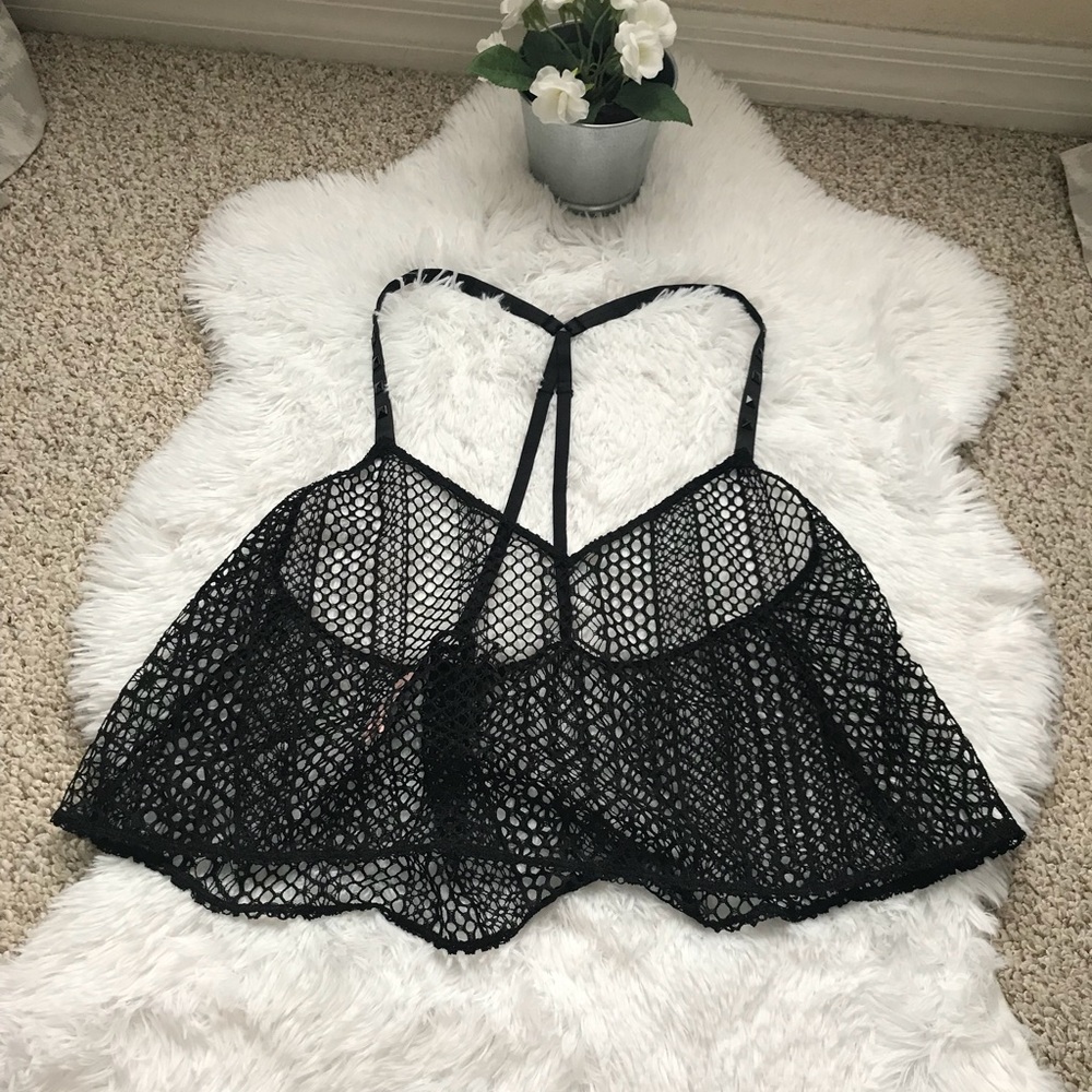 New Victoria’s Secret Women crop top size L